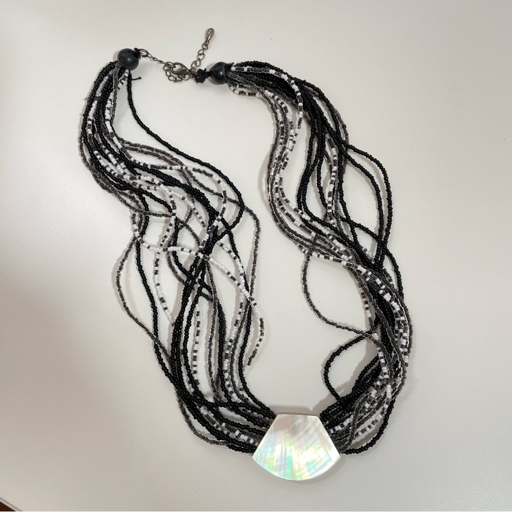 Vintage MOTHER OF PEARL Shell & GLASS MermaidCore Summer Beach Vacation Necklace